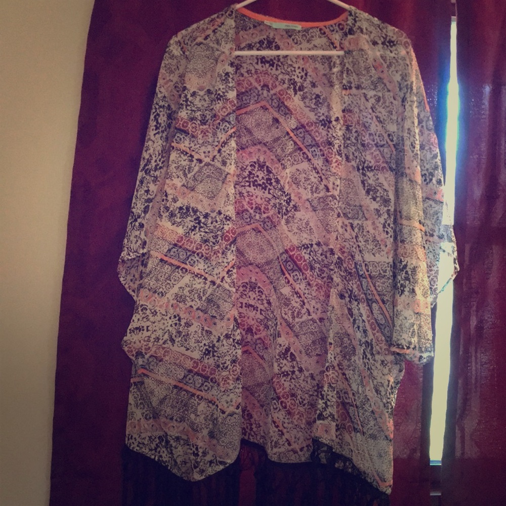 Kimono with fringe